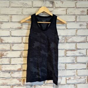 Athelta momentum seamless camo tank top size small